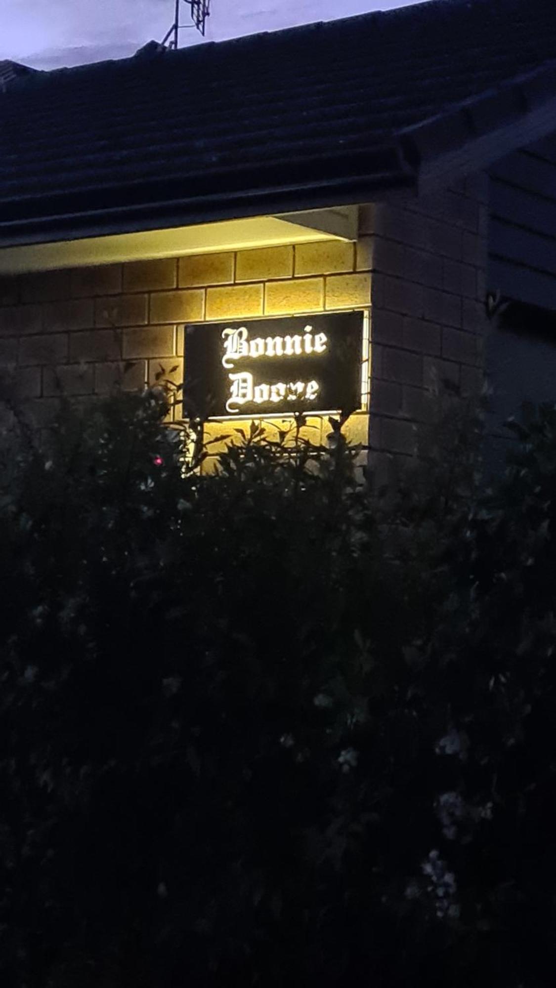 Hotel Bonnie Doone Te Awamutu Zewnętrze zdjęcie